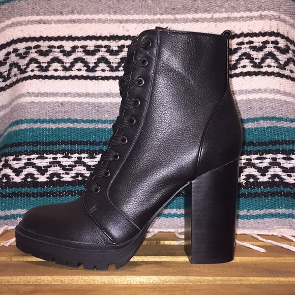 (SOLD) Steve Madden High-heel Boots - Picture 2 of 3